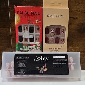 Nail Set with Christmas Design